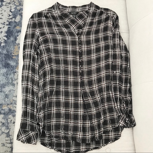 Lord + Taylor Plaid button up blouse Small - Picture 4 of 7